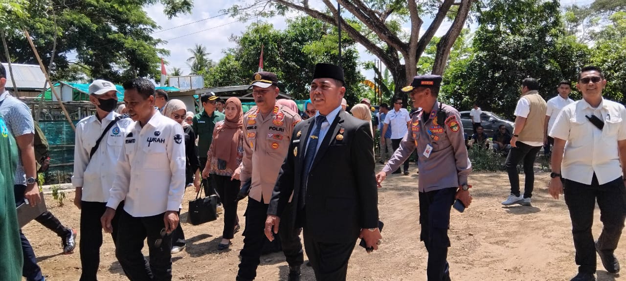 Tim Verifikasi Nasional Kabupaten Sehat Tinjau Kegiatan Gapoktan di Kelurahan Talotenreng